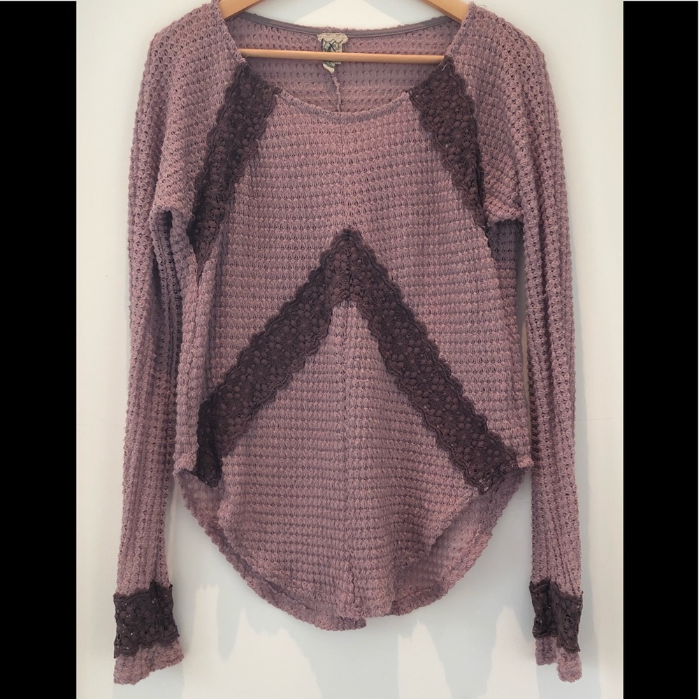 Gimmicks by BKE Top. NWOT